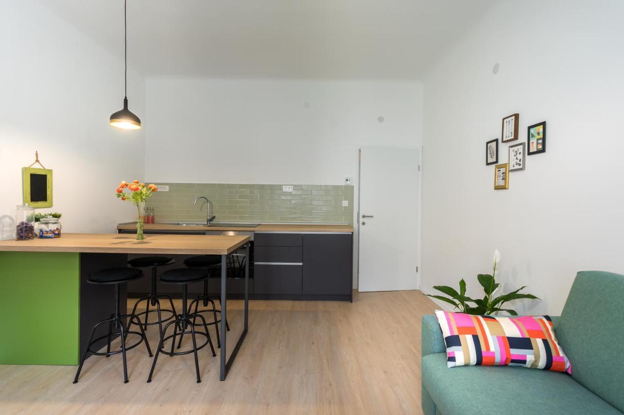 Go2Zagreb Chick Apartment Private Parking Available Luaran gambar
